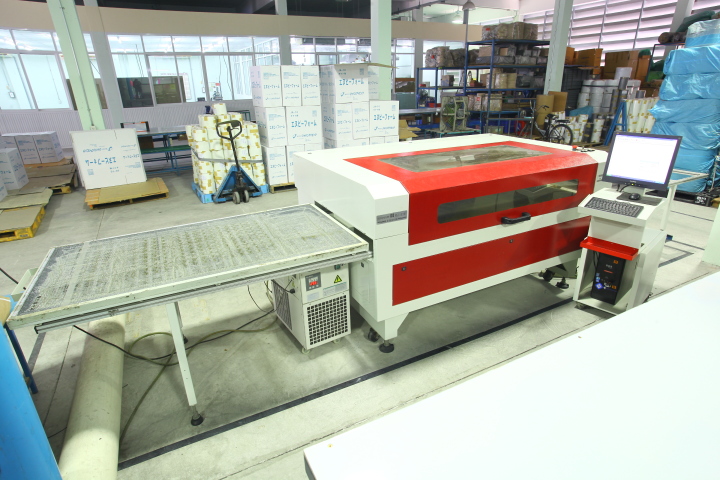 レーザーカット